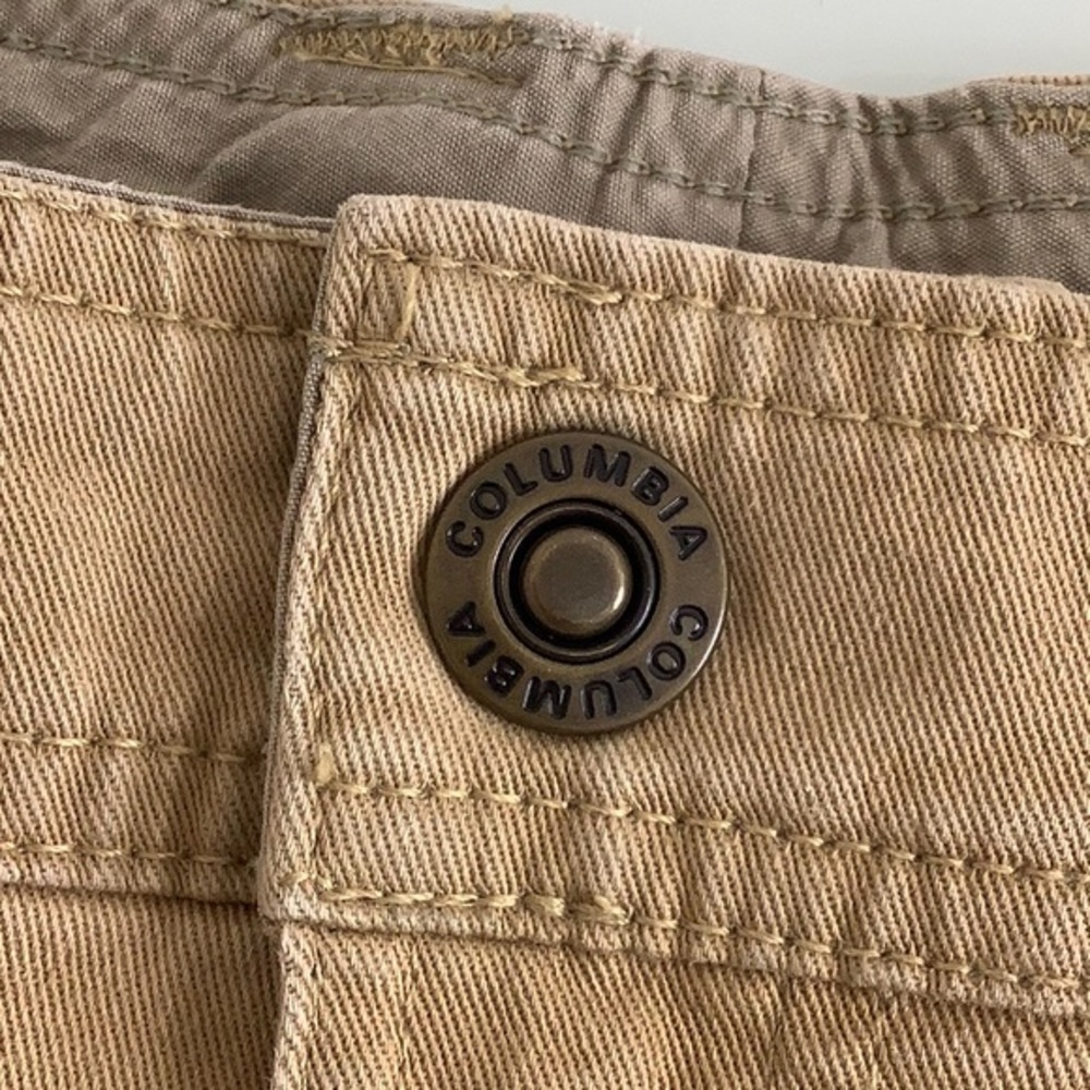 Columbia regular fit dessert sand multi pockets cargo chino shorts size 38 EUC - Picture 6 of 15